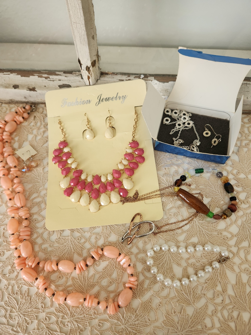 Fashion Jewelry Pink and Cream Statement Necklace Set